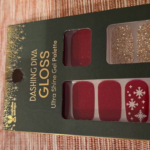 DASHING DIVA GLOSS ULTRA SHINE GEL PALETTE NAIL STRIPS " HOLIDAY AFFAIR" - Picture 2 of 3